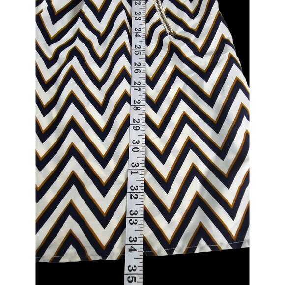 Speed Control New York Size L Chevron Black and White Party Dress Cinched at Wai - Picture 7 of 8